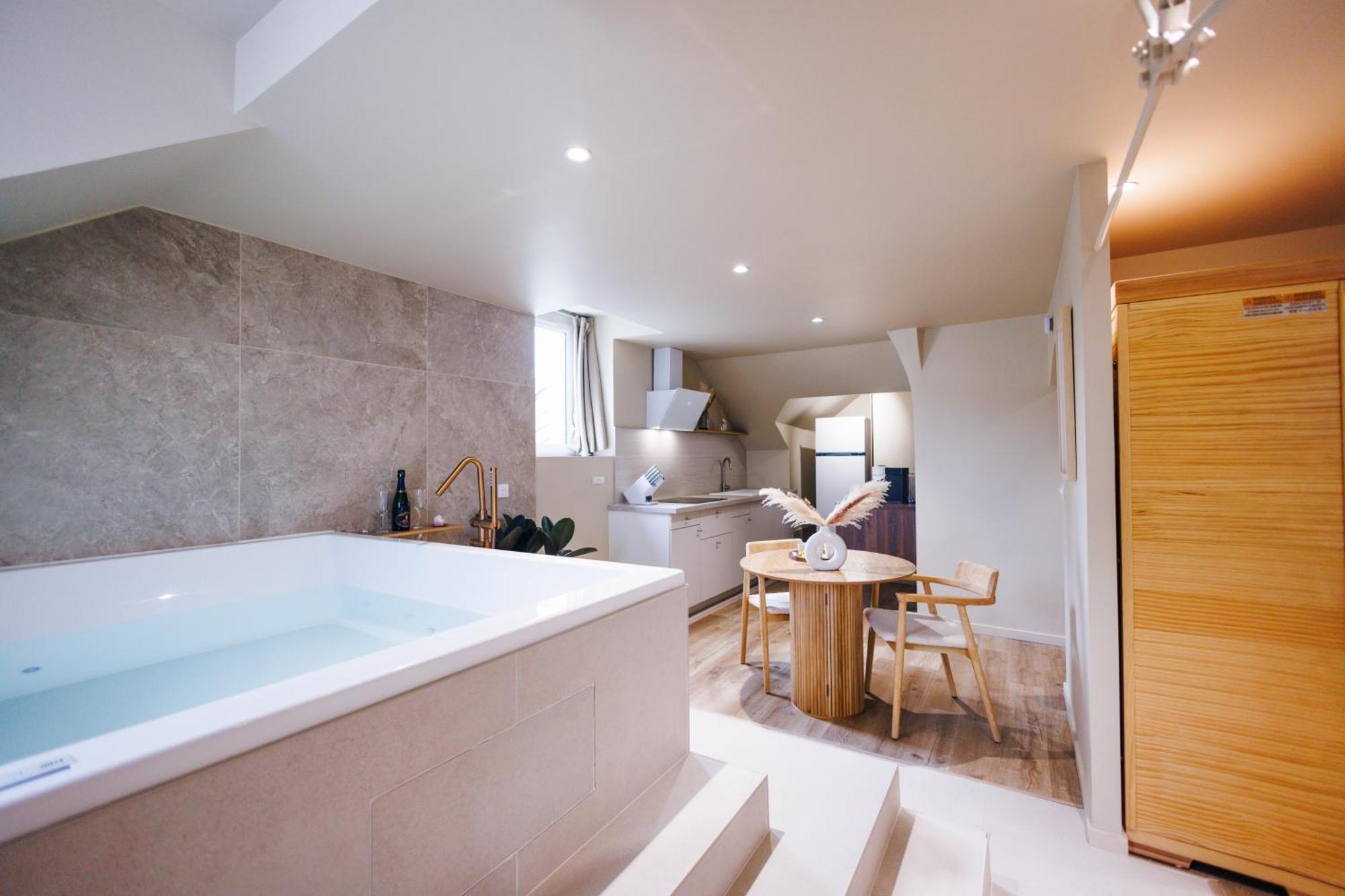 Eden Room - Luxe, Balneo & Sauna Le Mans Zewnętrze zdjęcie